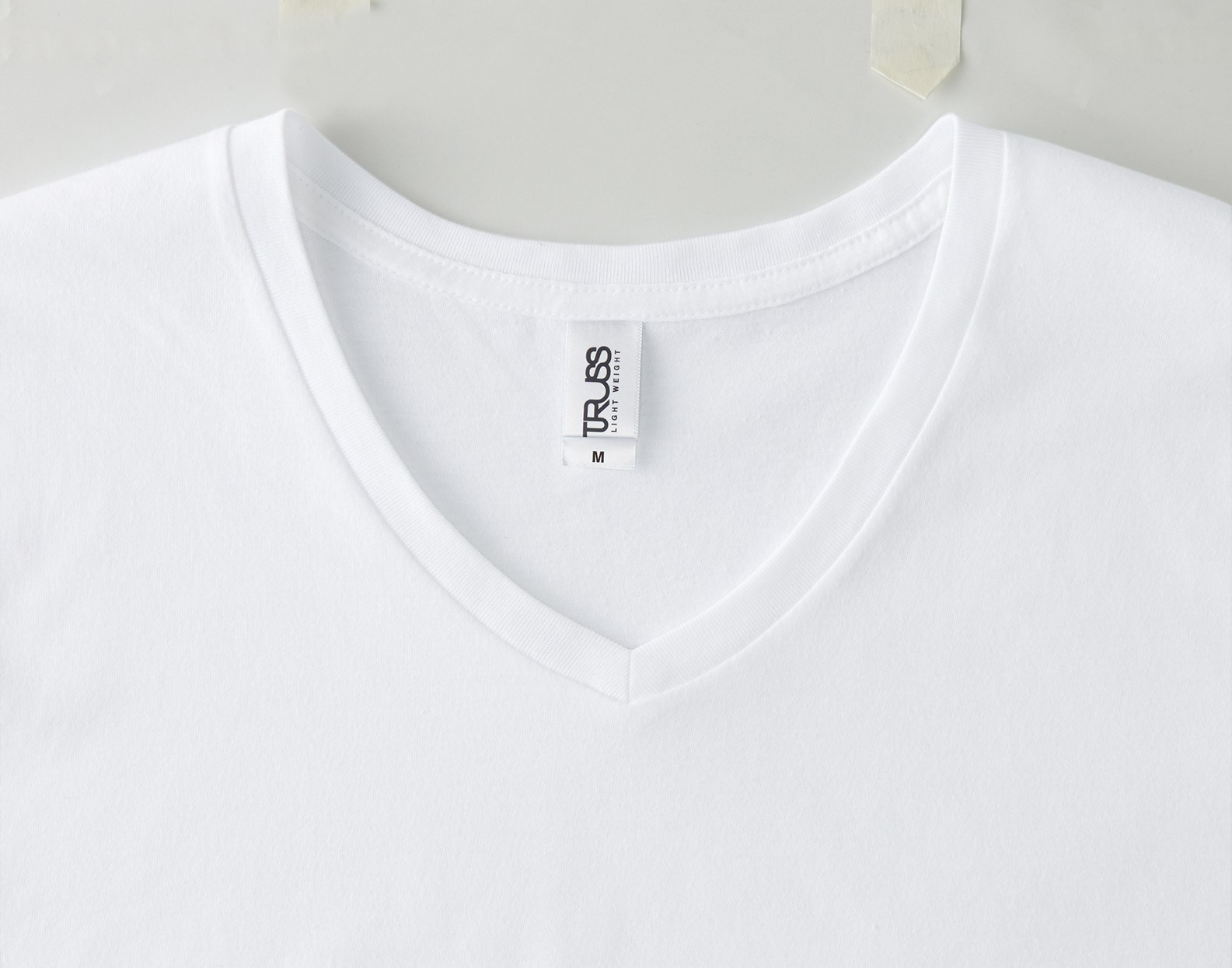 スリムフィットＶネックＴシャツ