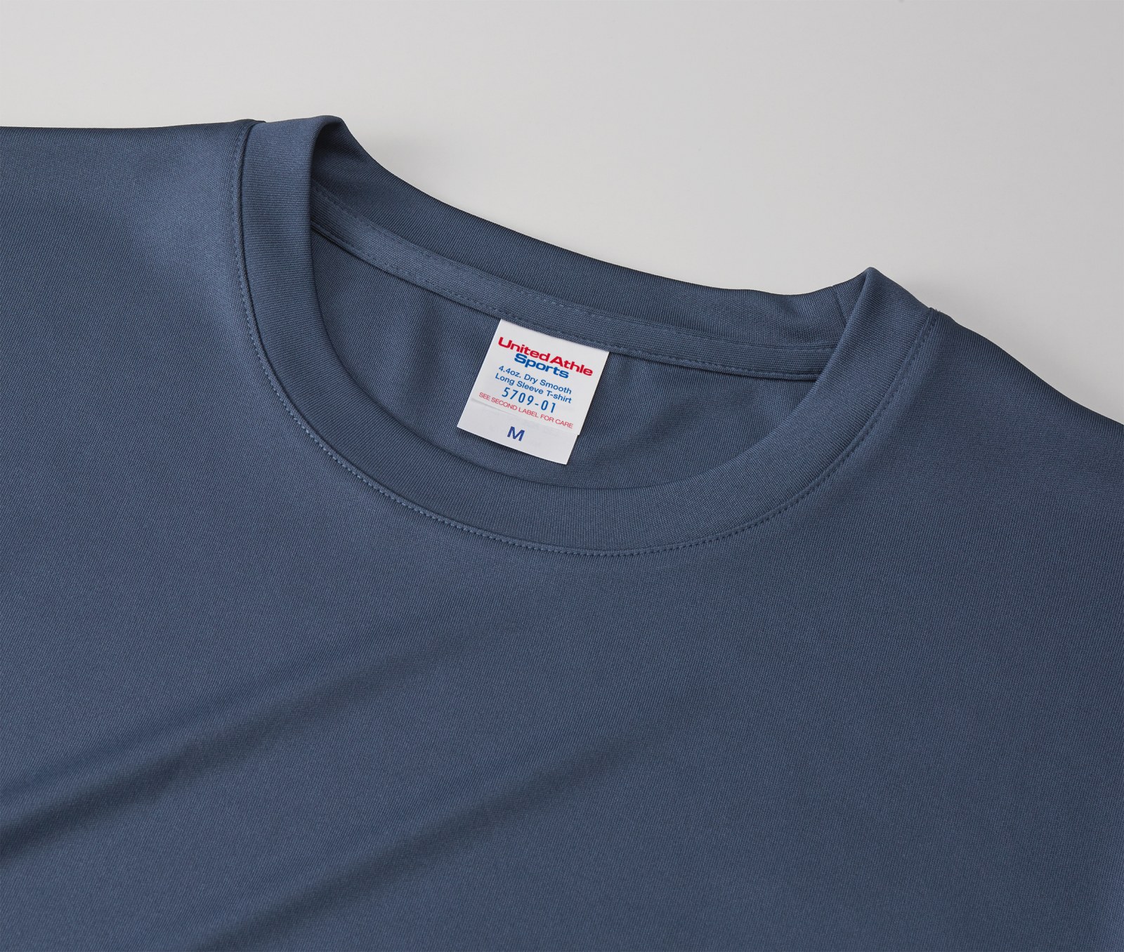 4.4オンス ドライスムース リサイクルポリエステル ロングスリーブ Tシャツ